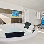 Feriehus 20 Person In Hasselberg *